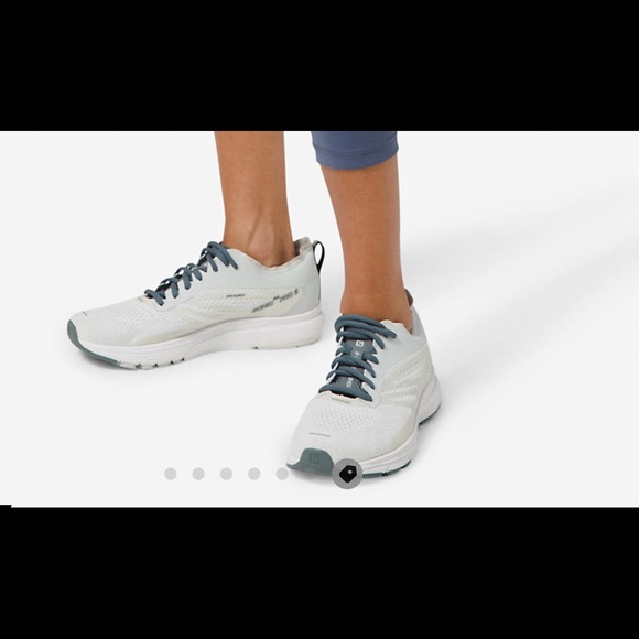 Collection of ISO shoes - Picture 3 of 5